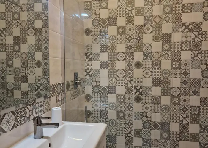 Casina Valtellina * רומא